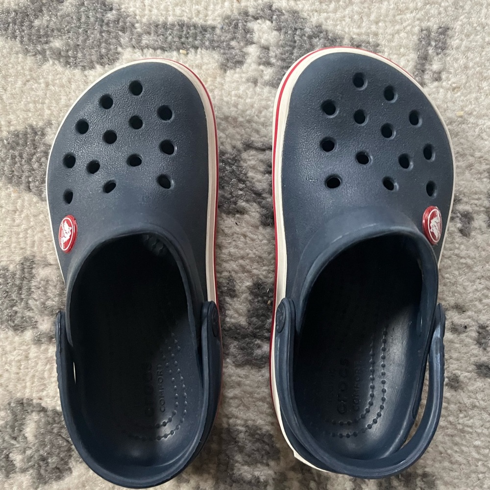 Crocs - Excellent condition - toddlers size 10